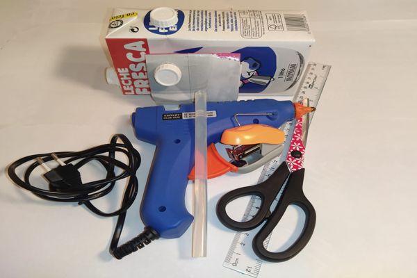 Material necesario para el monedero reciclado