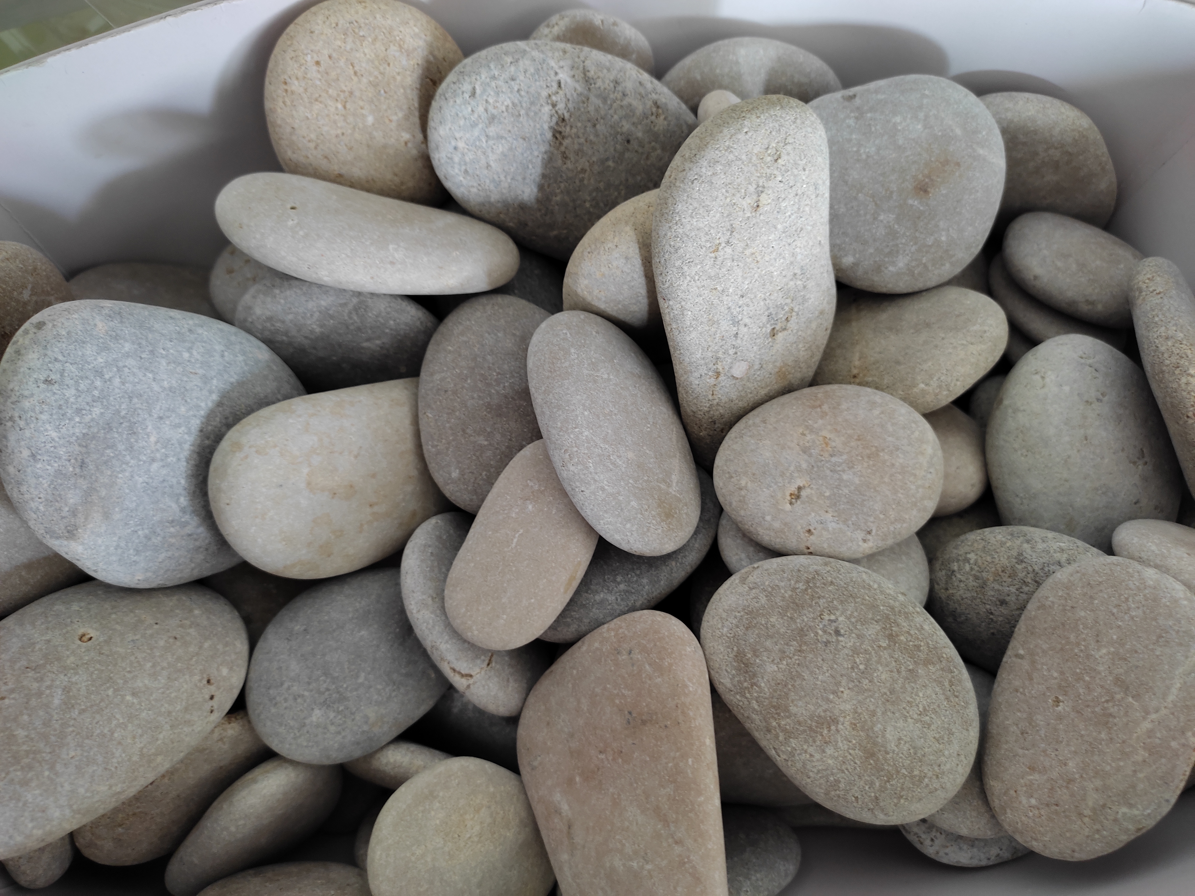 Piedras lisas de río sin pintar, listas para decorar con rotulador permanente