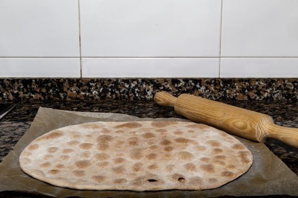 Torta casera para el gazpacho manchego