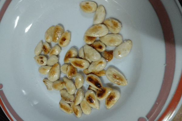 Almendras fritas caseras con sal